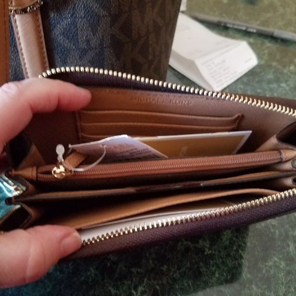 Michael Kors bag and wallet brand new - Picture 6 of 7